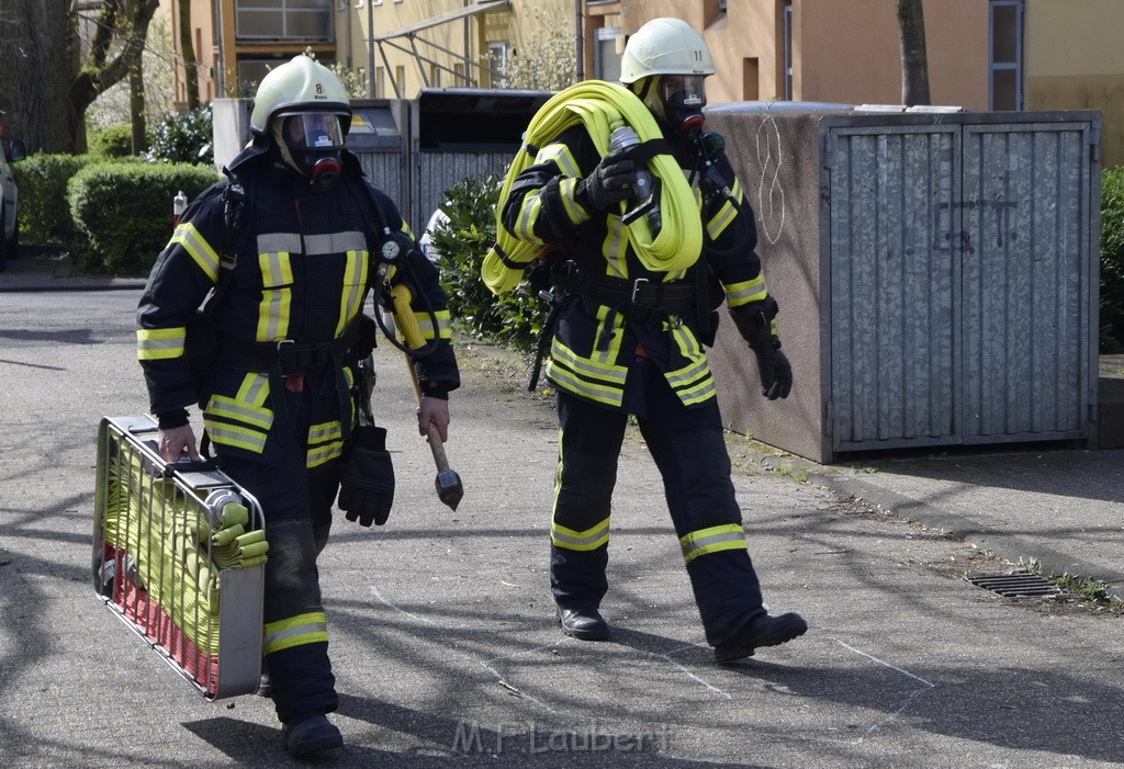 Feuer 1 Koeln Vingst Ansbacherstr P03.JPG - Miklos Laubert